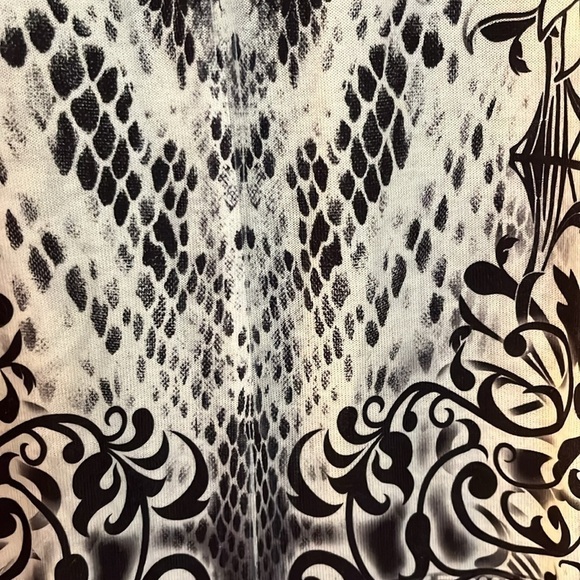 One World long sleeved shrug. Size Small NWT - Picture 8 of 10